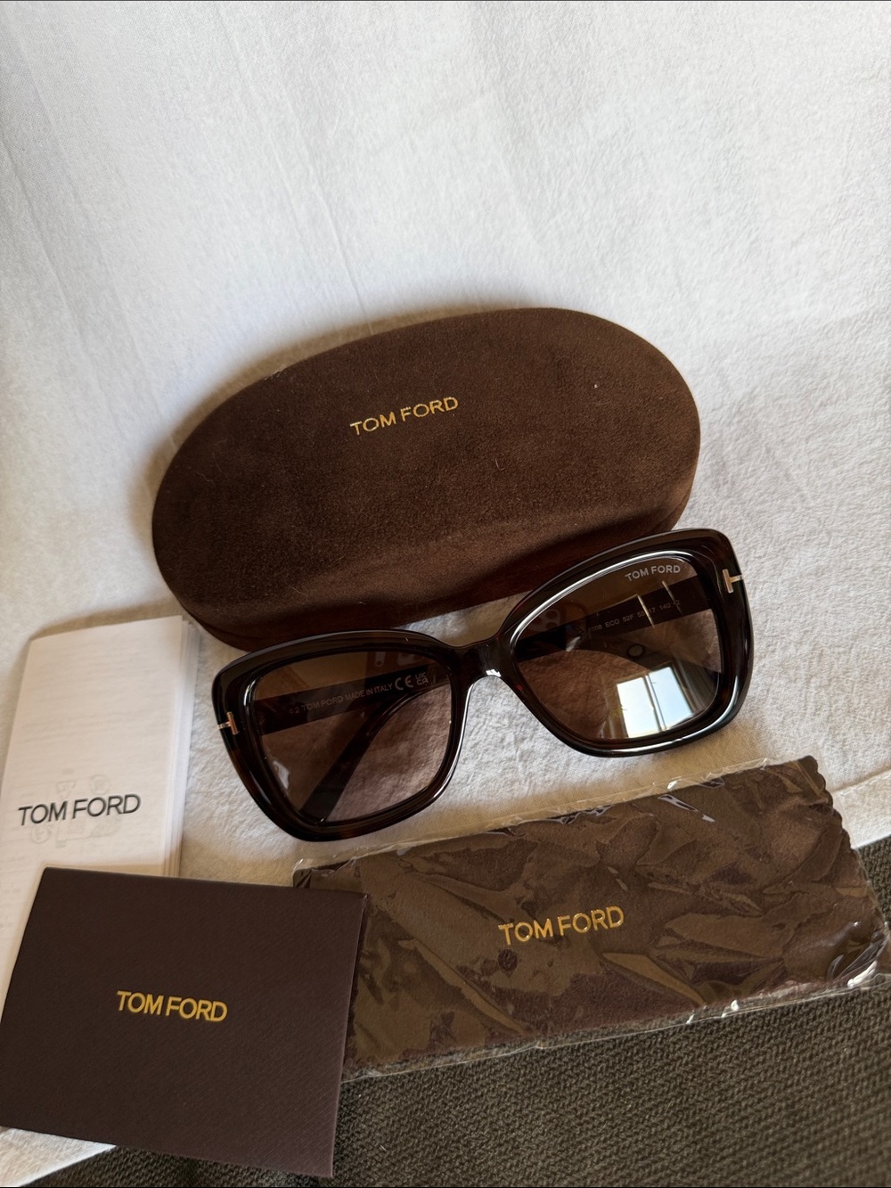 BRAND NEW!Tom Ford Maeve FT1008 Black Framed Sunglasses